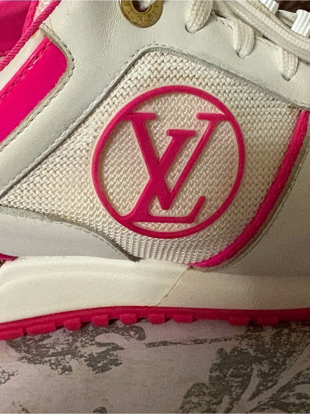 Louis Vuitton White & Hot Pink Low-Top Sneakers with Gold Accent - Picture 11 of 12